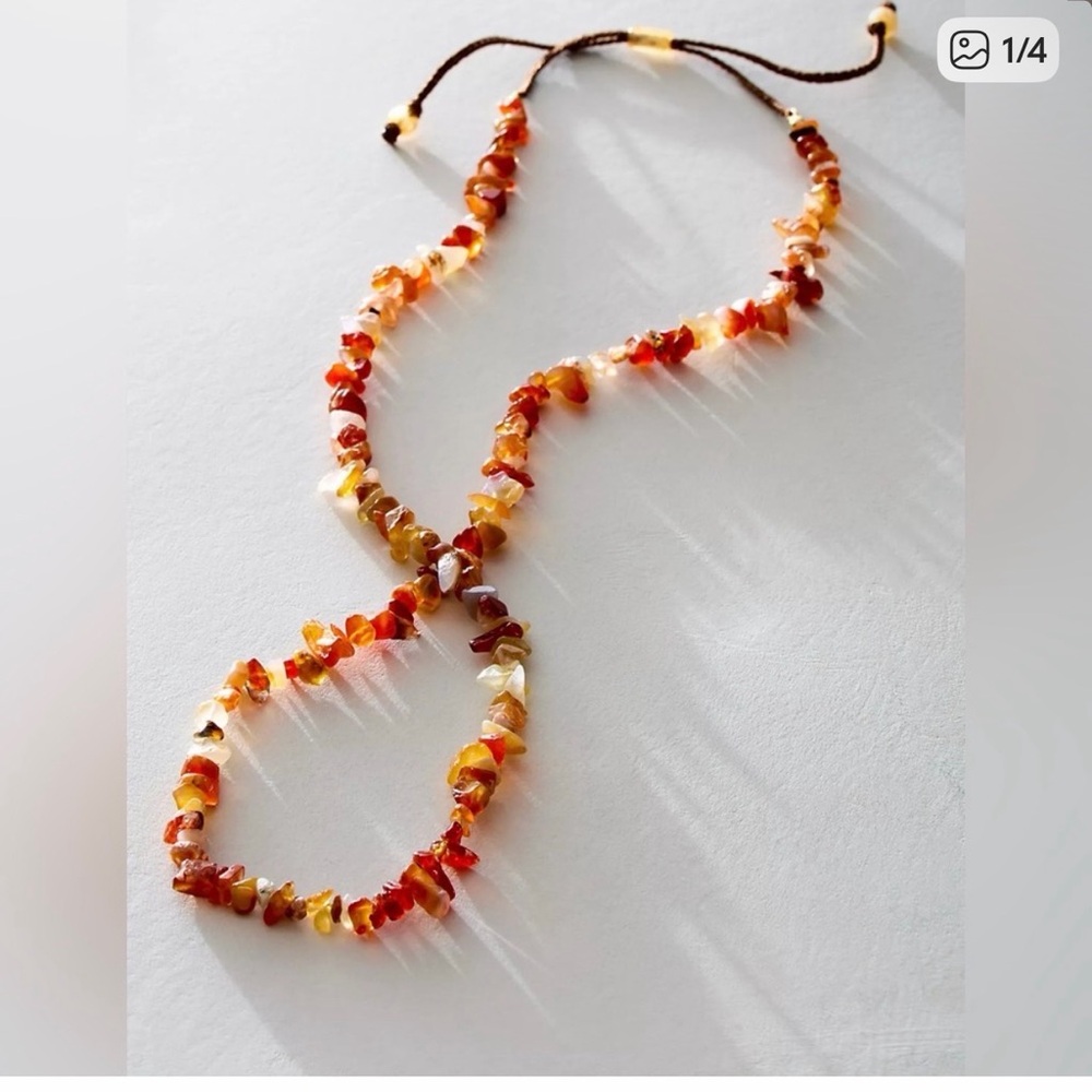 NWT Single Strand Beaded Necklace blue